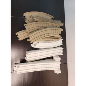 Thomas The Train Gullane 20Pc Loy Curved Incline Track Replacement 7" 2010‎